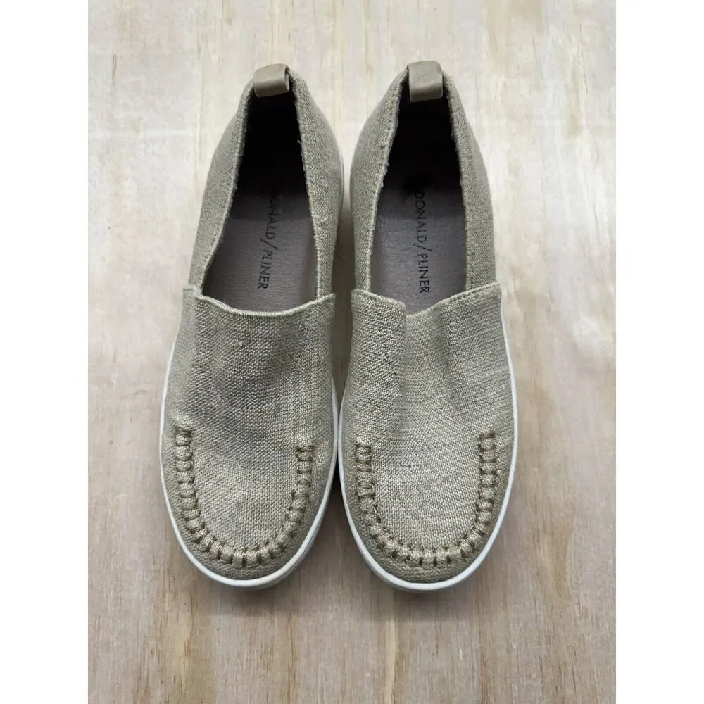 Donald Pliner Size 6 Textile Upper Slip‎ On Shoe Rubber Sole
